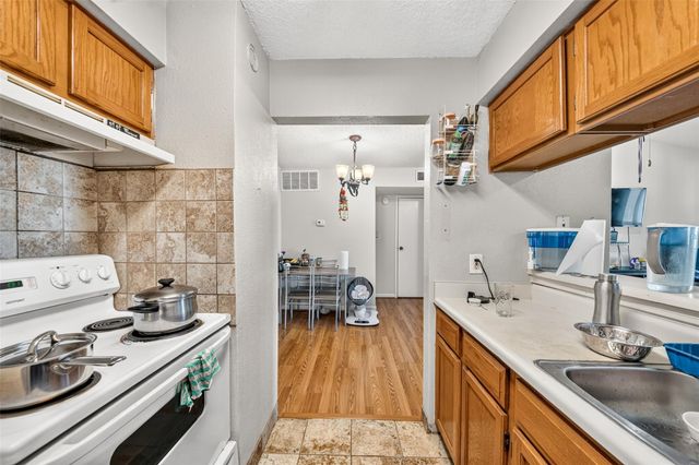 2120 El Paseo Street 604, Houston, TX 77054