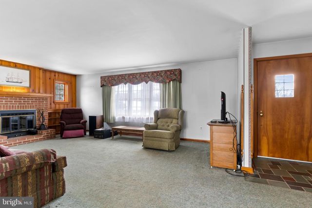 461 SHULER RD, Etters, PA 17319