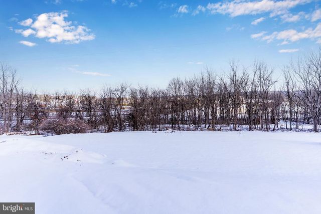 461 SHULER RD, Etters, PA 17319