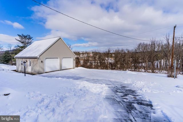 461 SHULER RD, Etters, PA 17319