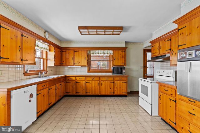 461 SHULER RD, Etters, PA 17319