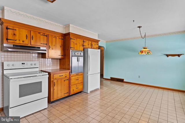 461 SHULER RD, Etters, PA 17319