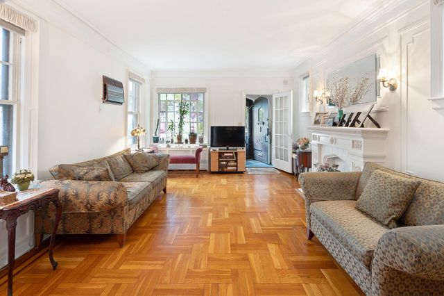 1216 E 28th Street, New York City, NY 11210
