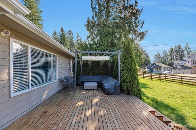 13825 Fender Drive, Lynnwood, WA 98087