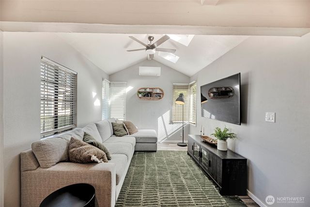 13825 Fender Drive, Lynnwood, WA 98087