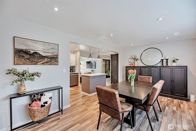 13825 Fender Drive, Lynnwood, WA 98087