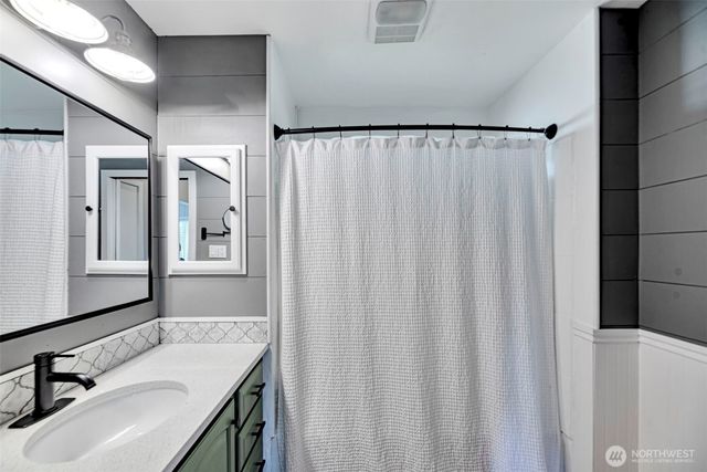 13825 Fender Drive, Lynnwood, WA 98087