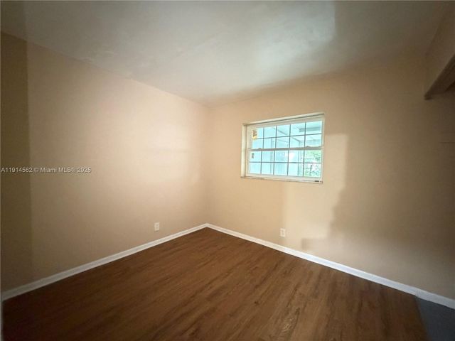 7212 SW 3rd Ct, North Lauderdale, FL 33068