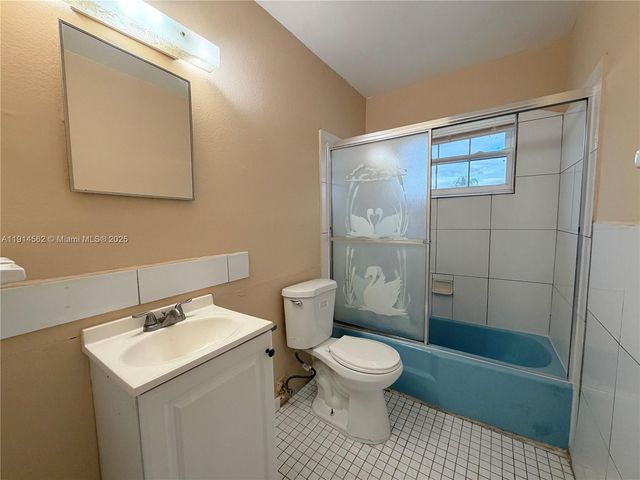 7212 SW 3rd Ct, North Lauderdale, FL 33068