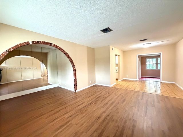 7212 SW 3rd Ct, North Lauderdale, FL 33068