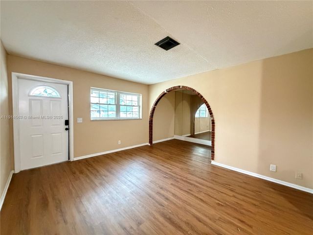 7212 SW 3rd Ct, North Lauderdale, FL 33068