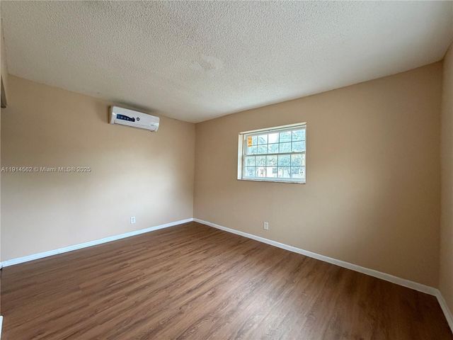 7212 SW 3rd Ct, North Lauderdale, FL 33068