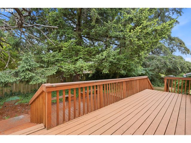 17610 Ne MULTNOMAH Dr, Portland, OR 97230