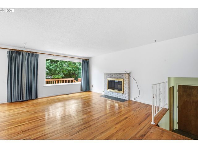 17610 Ne MULTNOMAH Dr, Portland, OR 97230