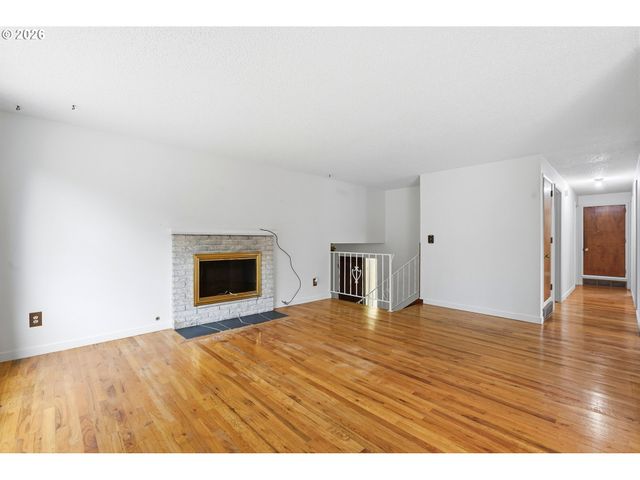 17610 Ne MULTNOMAH Dr, Portland, OR 97230