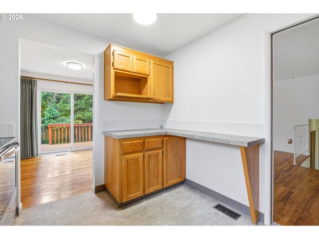 17610 Ne MULTNOMAH Dr, Portland, OR 97230