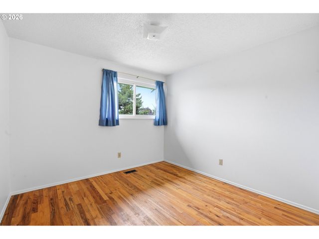 17610 Ne MULTNOMAH Dr, Portland, OR 97230