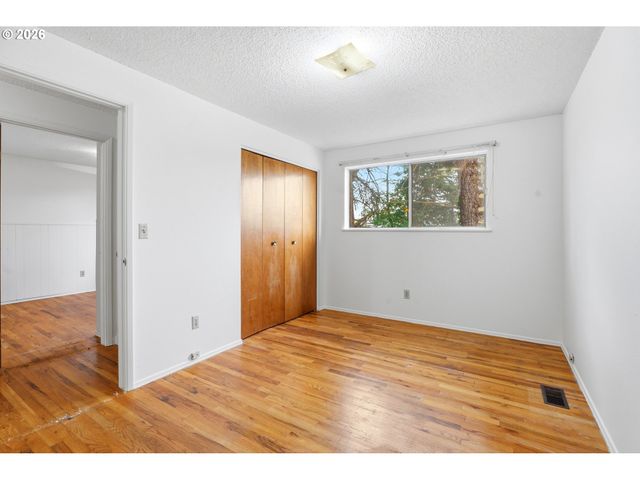 17610 Ne MULTNOMAH Dr, Portland, OR 97230