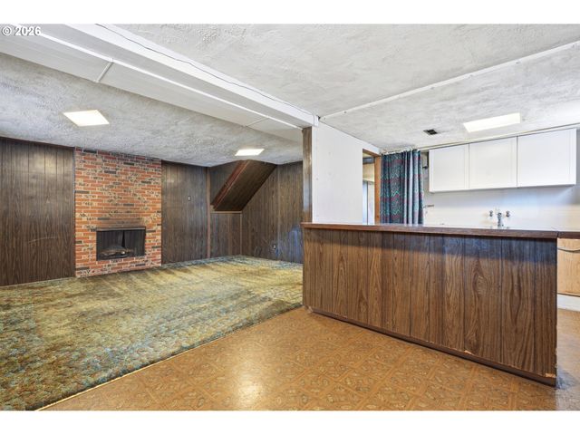 17610 Ne MULTNOMAH Dr, Portland, OR 97230