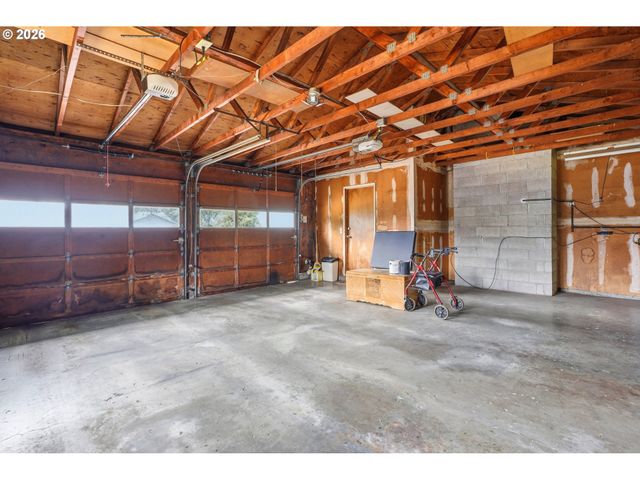 17610 Ne MULTNOMAH Dr, Portland, OR 97230