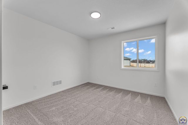 1925 NW Vail CT, Topeka, KS 66608