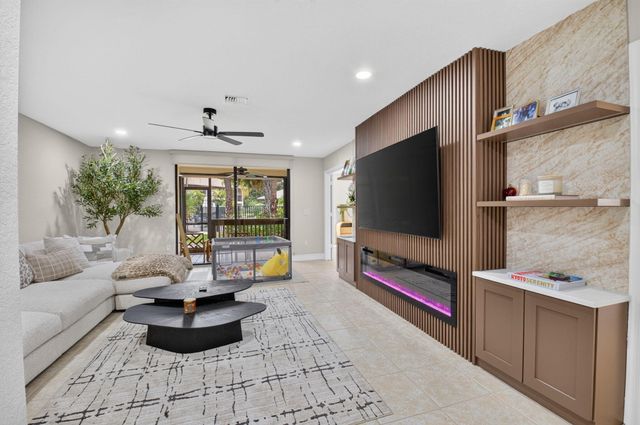 9292 Sabal Ridge Circle C, Boca Raton, FL 33434