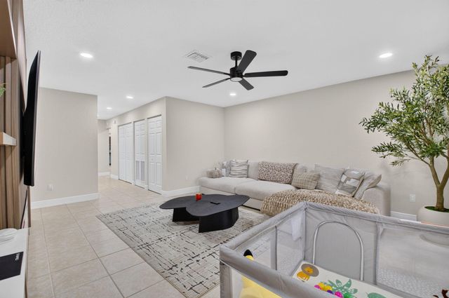 9292 Sabal Ridge Circle C, Boca Raton, FL 33434