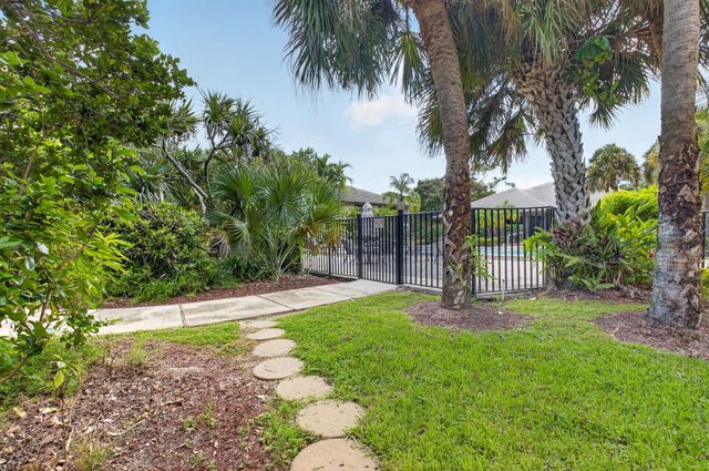 9292 Sabal Ridge Circle C, Boca Raton, FL 33434