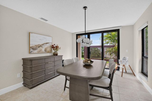 9292 Sabal Ridge Circle C, Boca Raton, FL 33434