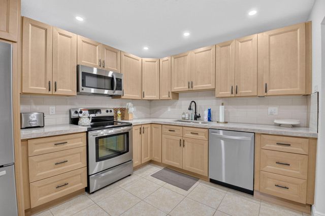 9292 Sabal Ridge Circle C, Boca Raton, FL 33434