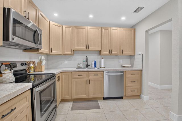 9292 Sabal Ridge Circle C, Boca Raton, FL 33434