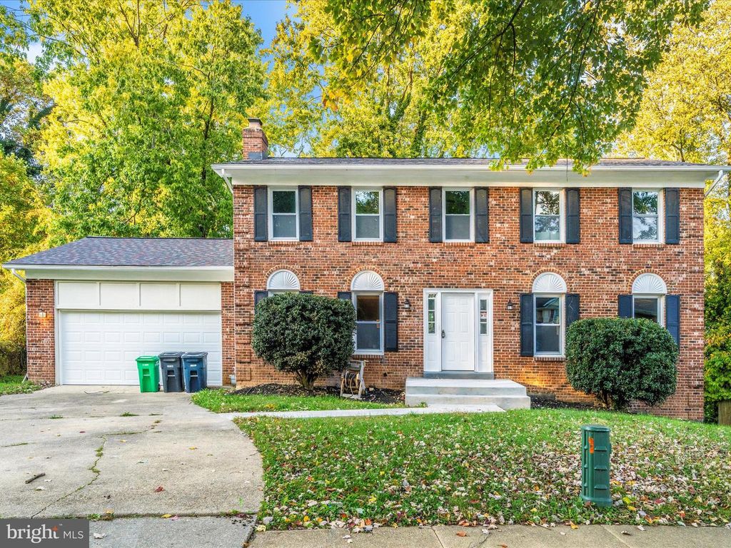 304 LOUREIRO LN, Oxon Hill, MD 20745