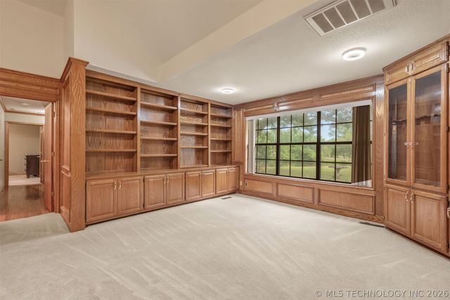 610 N 177th East Avenue, Catoosa, OK 74015