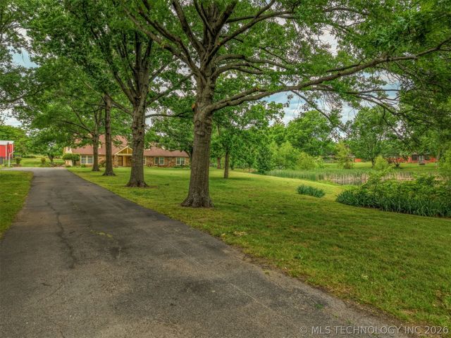 610 N 177th East Avenue, Catoosa, OK 74015