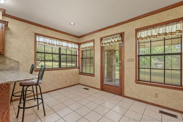 610 N 177th East Avenue, Catoosa, OK 74015