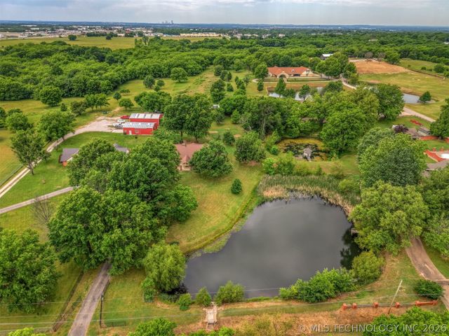 610 N 177th East Avenue, Catoosa, OK 74015