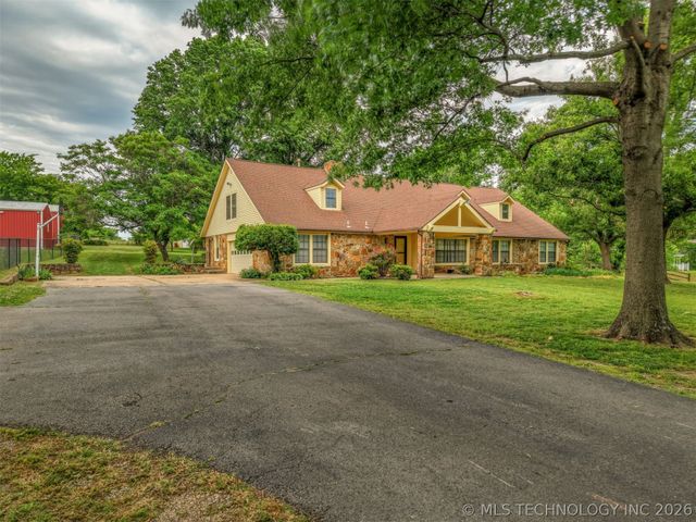 610 N 177th East Avenue, Catoosa, OK 74015