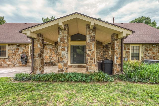 610 N 177th East Avenue, Catoosa, OK 74015