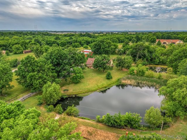 610 N 177th East Avenue, Catoosa, OK 74015