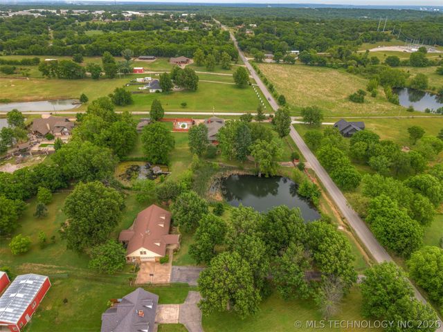 610 N 177th East Avenue, Catoosa, OK 74015
