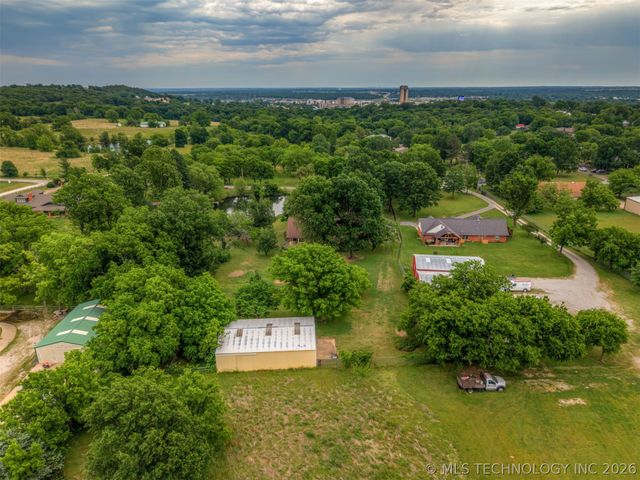 610 N 177th East Avenue, Catoosa, OK 74015