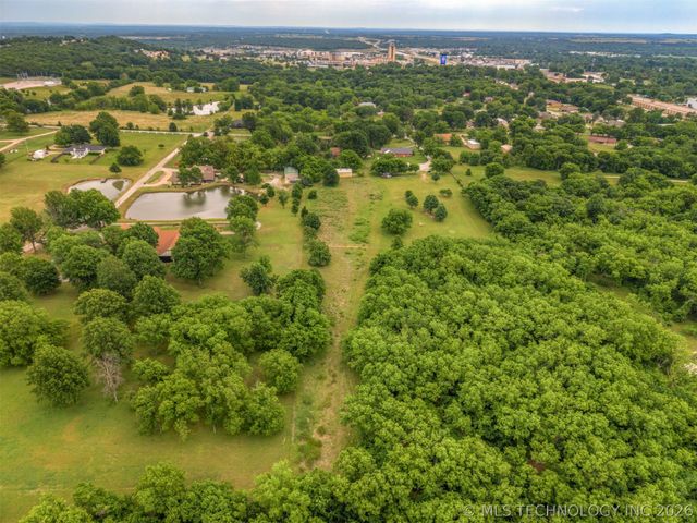 610 N 177th East Avenue, Catoosa, OK 74015