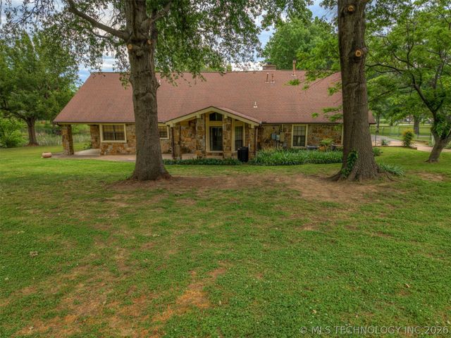 610 N 177th East Avenue, Catoosa, OK 74015