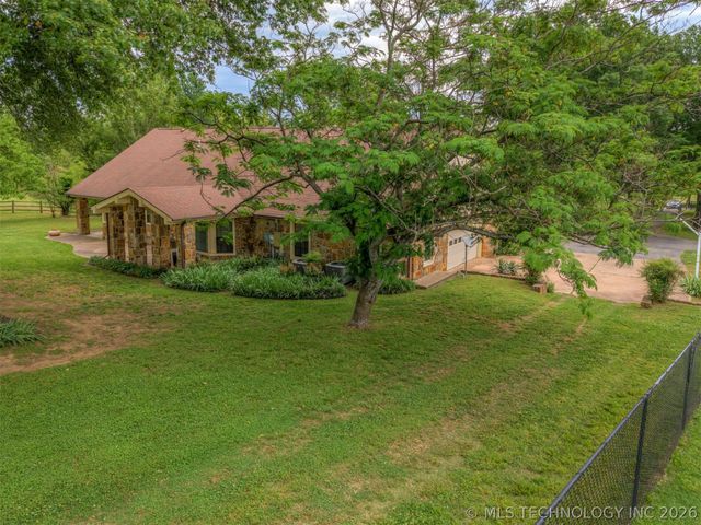 610 N 177th East Avenue, Catoosa, OK 74015
