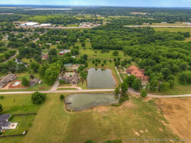 610 N 177th East Avenue, Catoosa, OK 74015