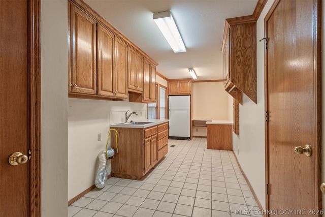 610 N 177th East Avenue, Catoosa, OK 74015
