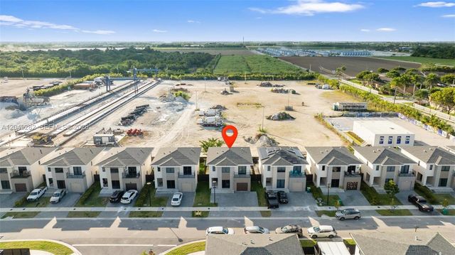 275 NW 13th Place, Florida City, FL 33034