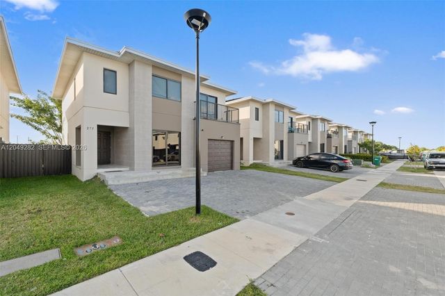275 NW 13th Place, Florida City, FL 33034