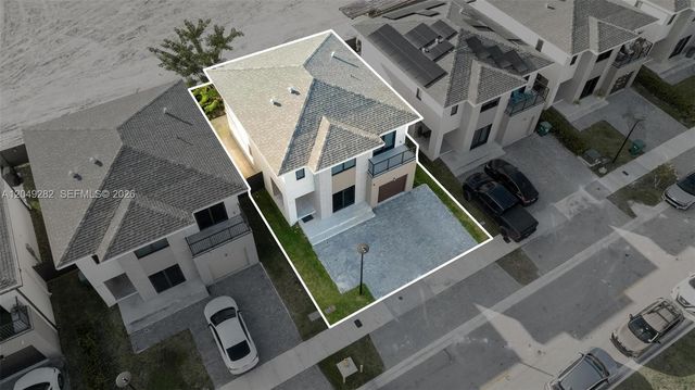 275 NW 13th Place, Florida City, FL 33034