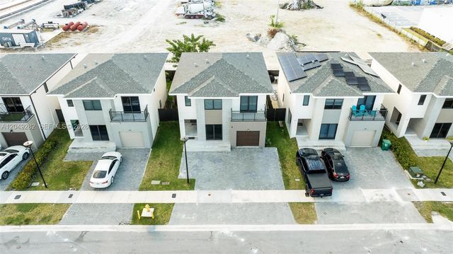 275 NW 13th Place, Florida City, FL 33034